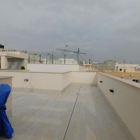 Modern And Cosy Apartment Close To The Beach ตอร์เรเวียคา ภายนอก รูปภาพ