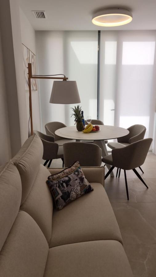 Modern And Cosy Apartment Close To The Beach ตอร์เรเวียคา ภายนอก รูปภาพ