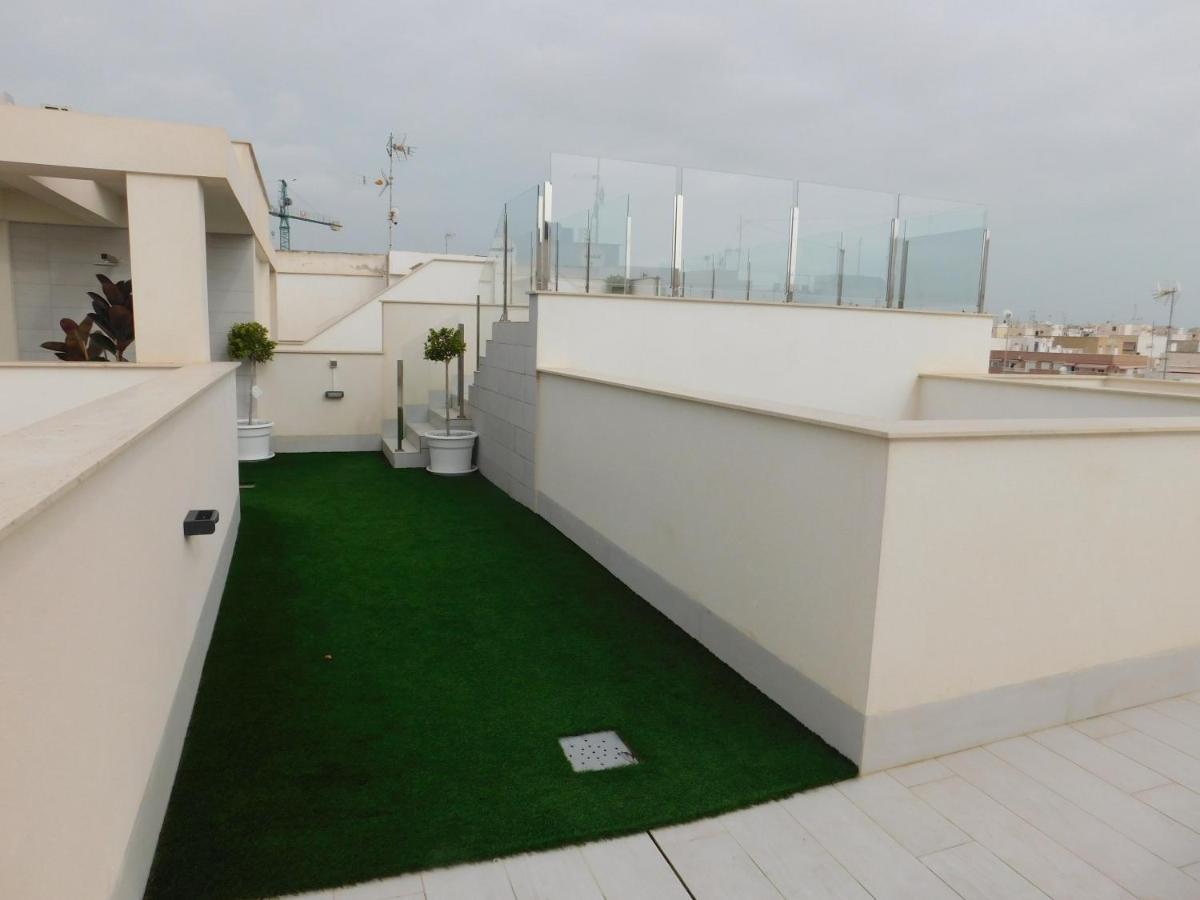 Modern And Cosy Apartment Close To The Beach ตอร์เรเวียคา ภายนอก รูปภาพ