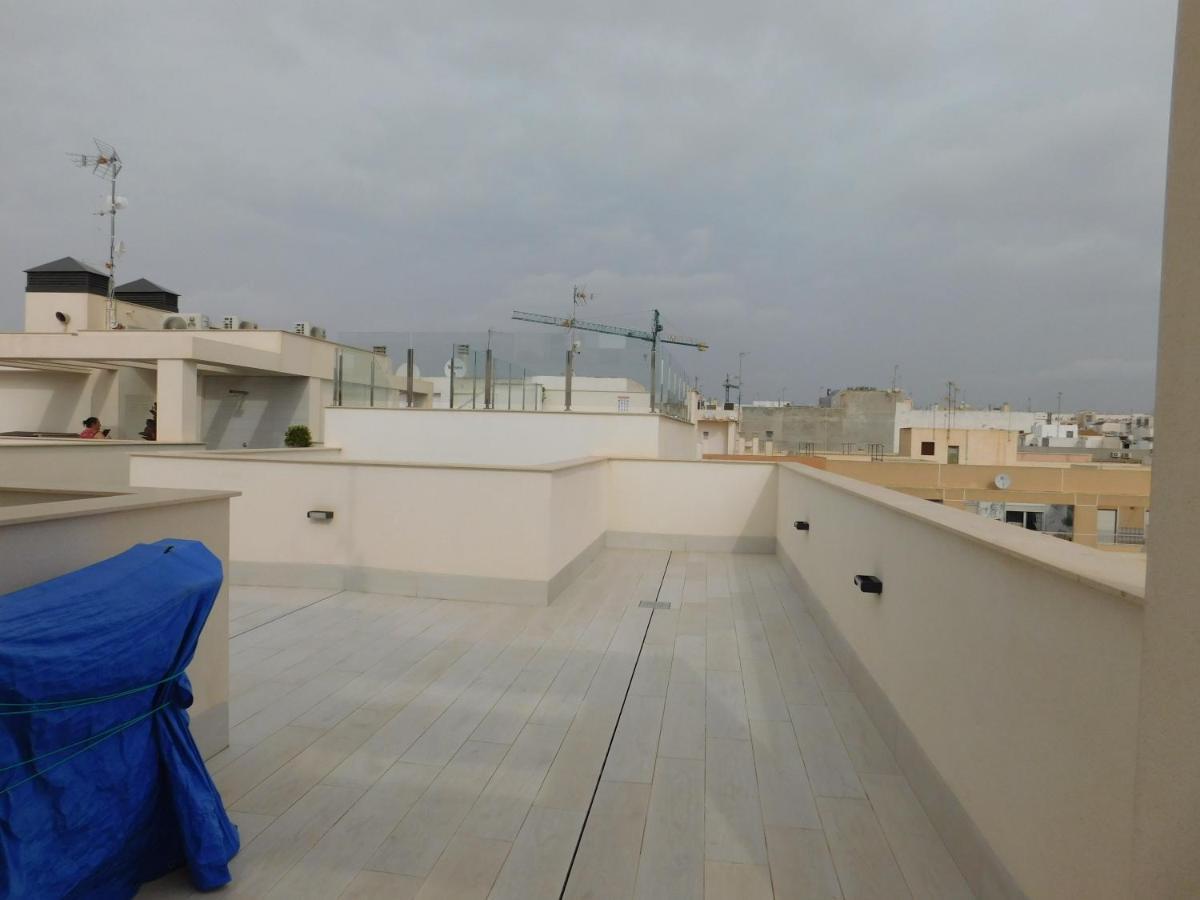 Modern And Cosy Apartment Close To The Beach ตอร์เรเวียคา ภายนอก รูปภาพ