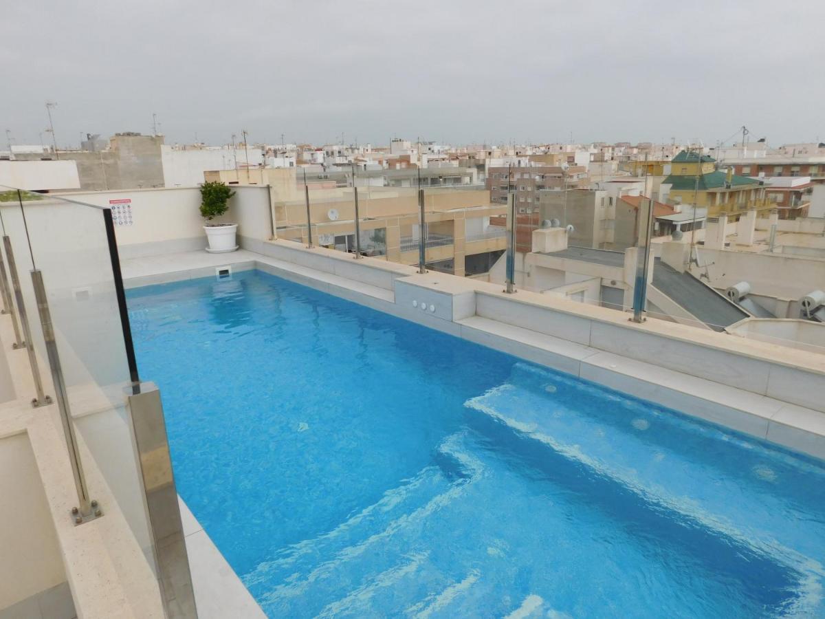 Modern And Cosy Apartment Close To The Beach ตอร์เรเวียคา ภายนอก รูปภาพ