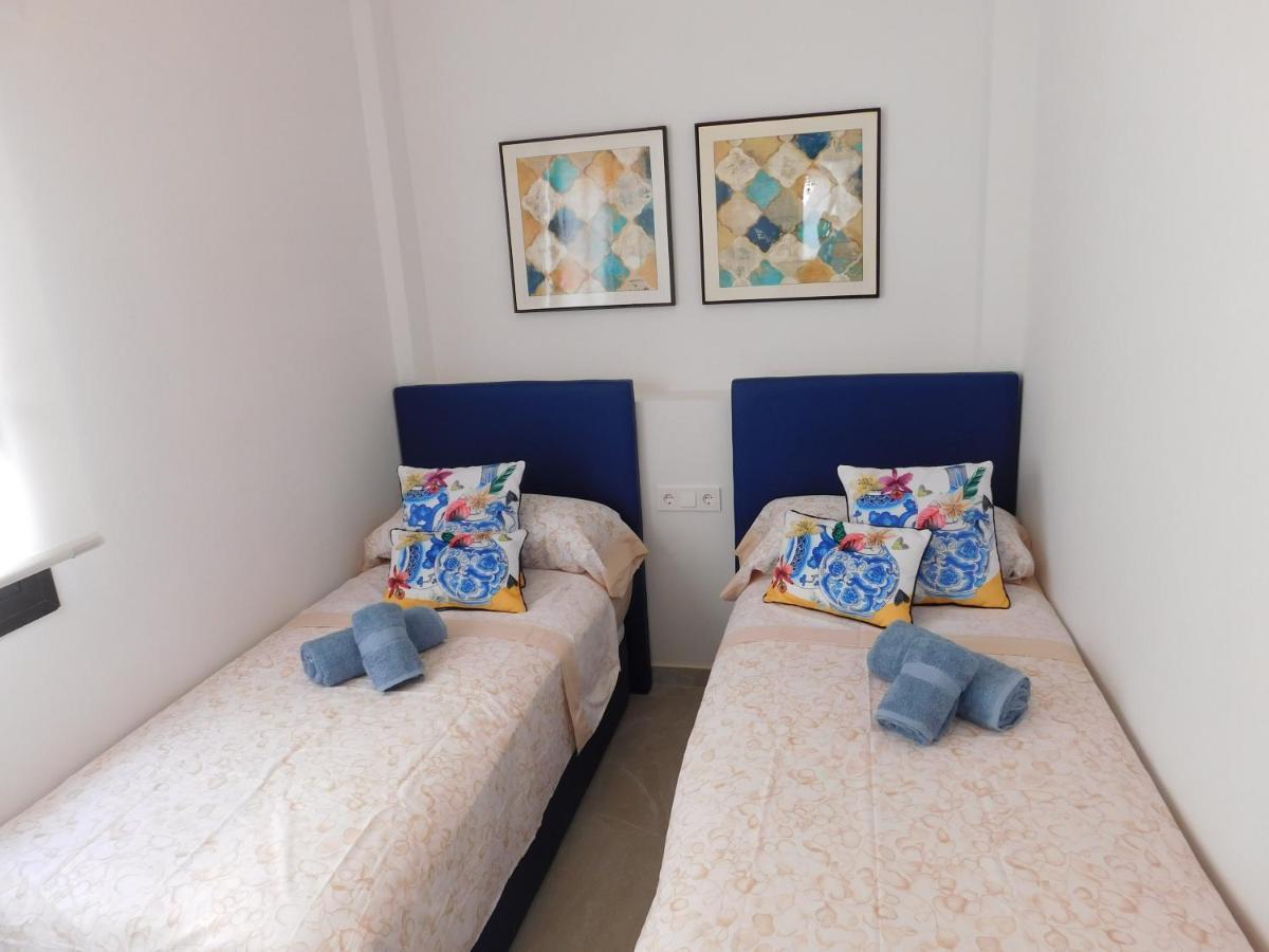 Modern And Cosy Apartment Close To The Beach ตอร์เรเวียคา ภายนอก รูปภาพ
