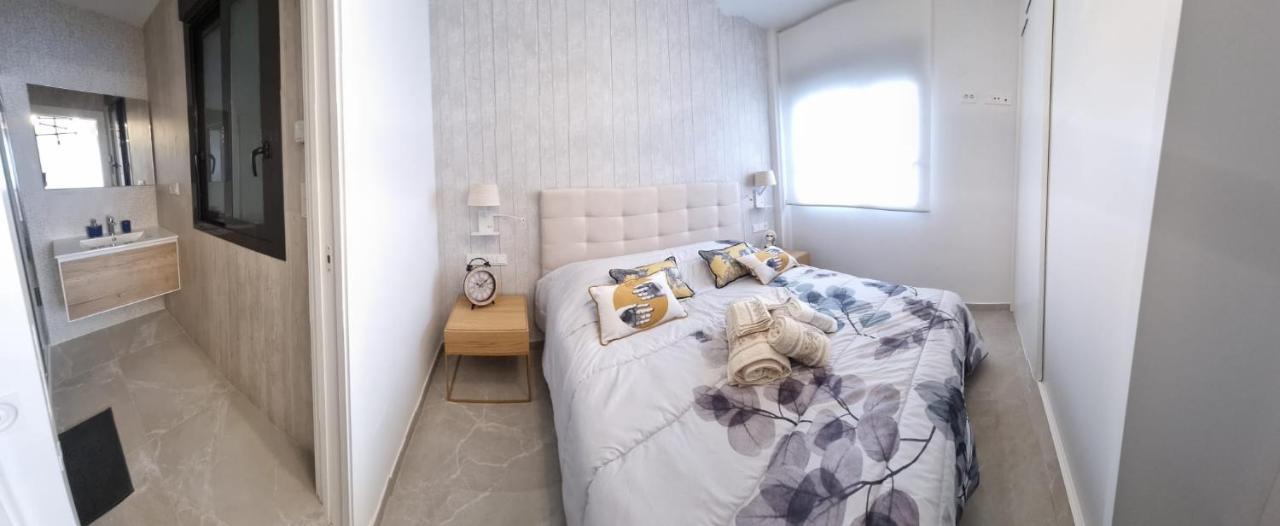 Modern And Cosy Apartment Close To The Beach ตอร์เรเวียคา ภายนอก รูปภาพ