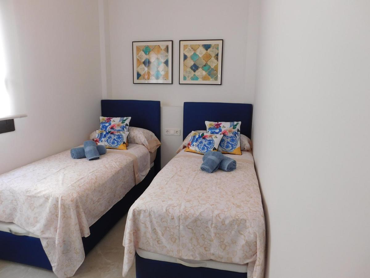Modern And Cosy Apartment Close To The Beach ตอร์เรเวียคา ภายนอก รูปภาพ