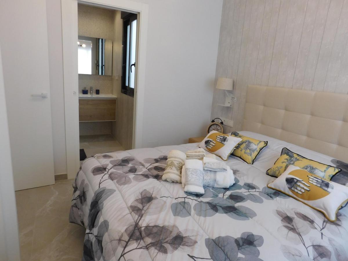Modern And Cosy Apartment Close To The Beach ตอร์เรเวียคา ภายนอก รูปภาพ