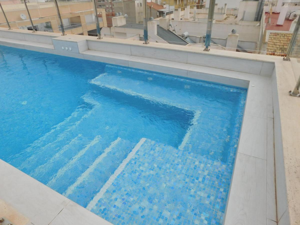 Modern And Cosy Apartment Close To The Beach ตอร์เรเวียคา ภายนอก รูปภาพ