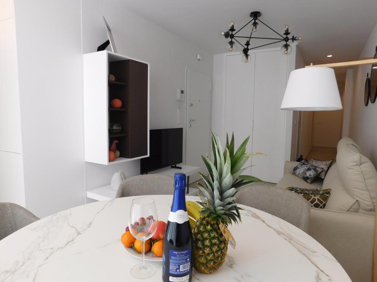 Modern And Cosy Apartment Close To The Beach ตอร์เรเวียคา ภายนอก รูปภาพ